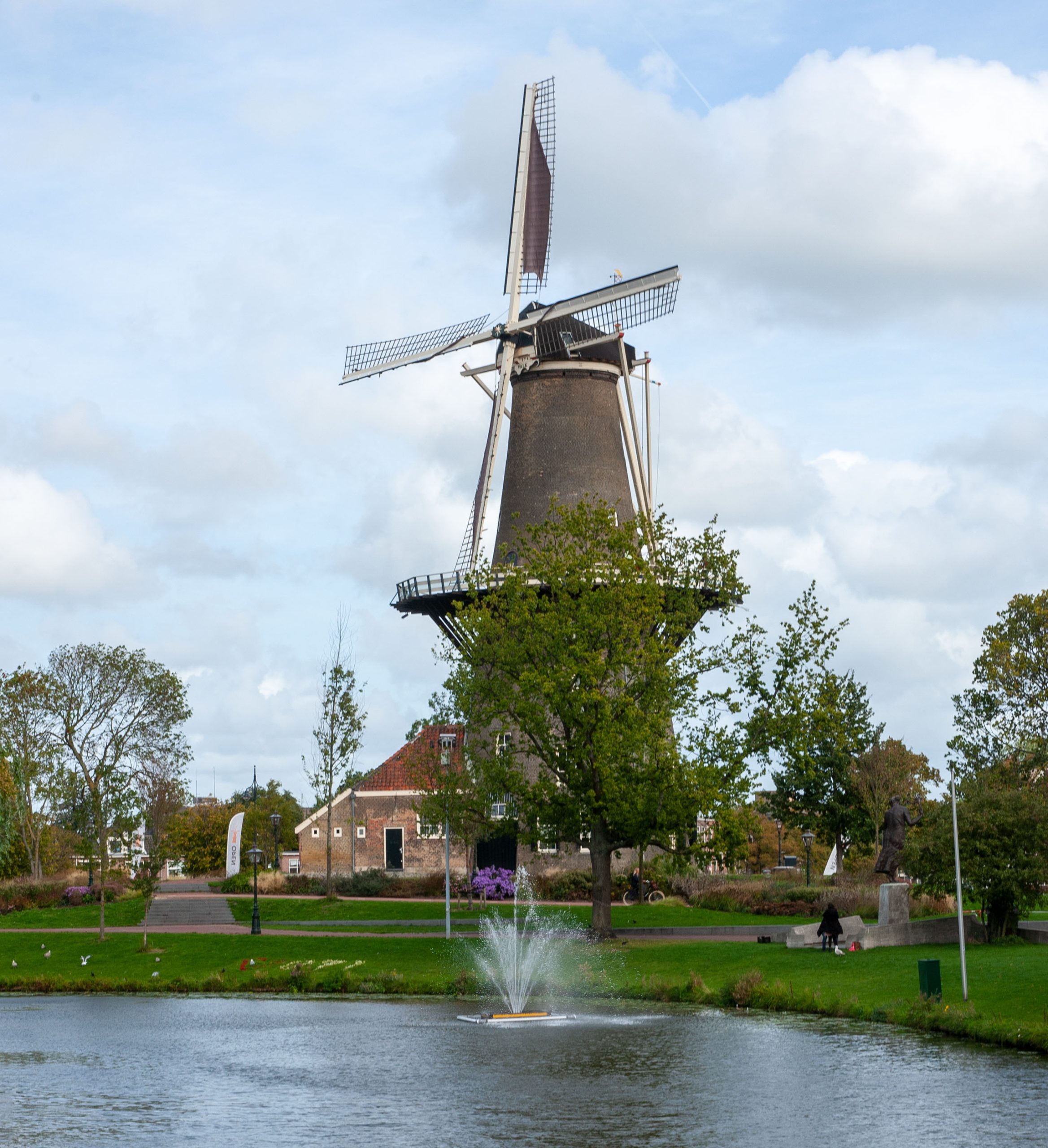 Lieden windmill web